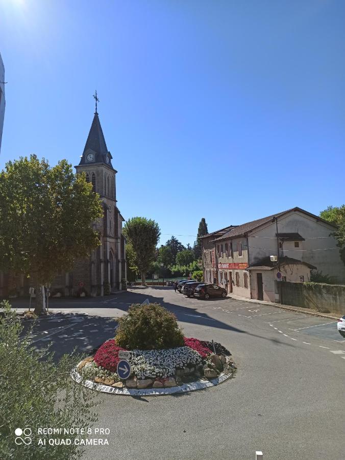 Hotel De La Place Loyettes Экстерьер фото