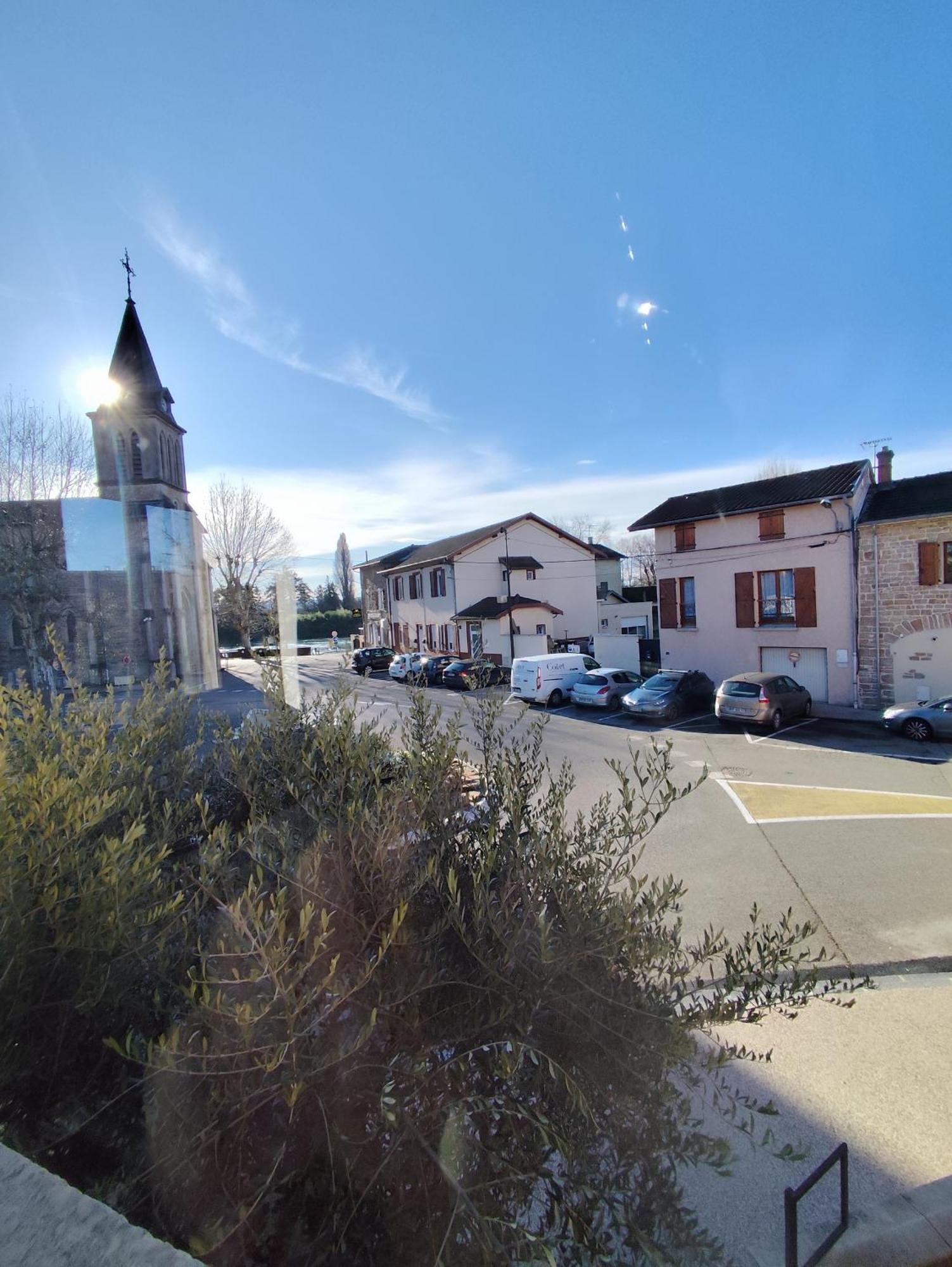 Hotel De La Place Loyettes Экстерьер фото