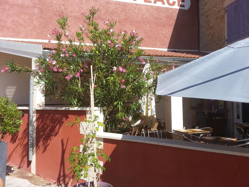 Hotel De La Place Loyettes Экстерьер фото